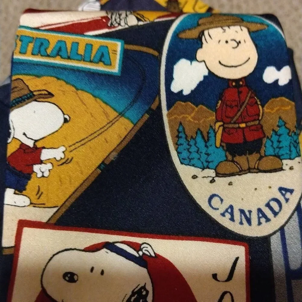 Vintage Peanuts Charlie Brown and Gang World Vacation Men's Tie